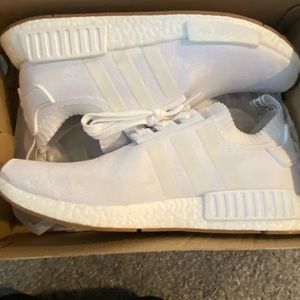 Adidas NMD_R1 Primeknit Triple White gum pack